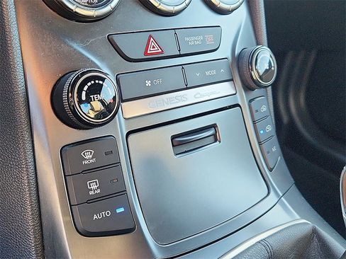 Used 2016 Hyundai Genesis 3.8 image 16