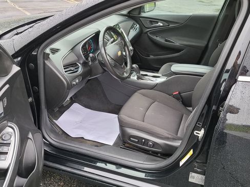 Used 2018 Chevrolet Malibu LT FWD image 18
