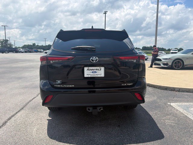 Used 2024 Toyota Highlander XLE AWD/4WD image 6