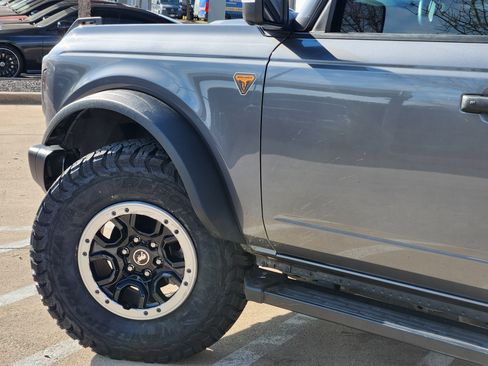 Used 2023 Ford Bronco Badlands w/ Sasquatch Package image 6