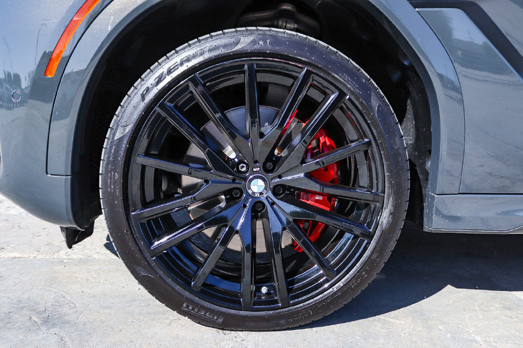 Used 2025 BMW X6 M60i AWD/4WD image 13