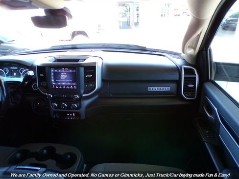 Used 2020 RAM 2500 Big Horn w/ Level 1 Equipment Group AWD/4WD image 38