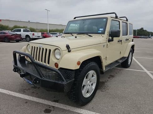 Used 2011 Jeep Wrangler Unlimited Sahara w/ Connectivity Group image 1