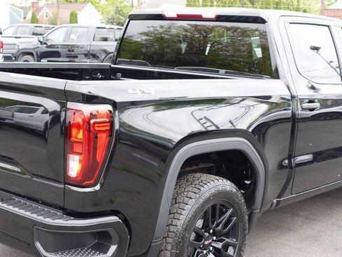 Used 2023 GMC Sierra 1500 Pro w/ Graphite Edition AWD/4WD image 12