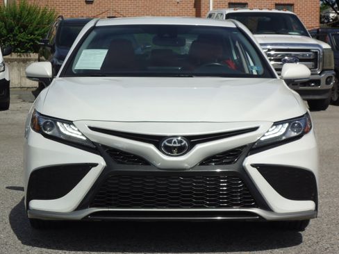 Used 2024 Toyota Camry XSE FWD image 8