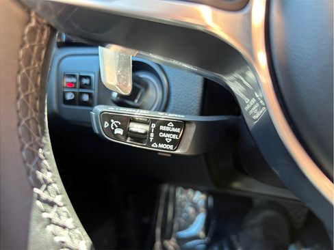 Used 2019 Porsche Cayenne Sport Utility 4D image 40