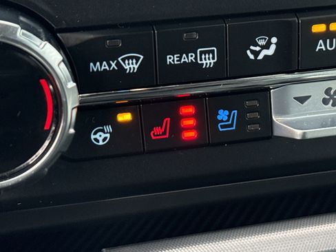 Used 2024 Ford F250 Limited w/ FX4 Off-Road Package image 32