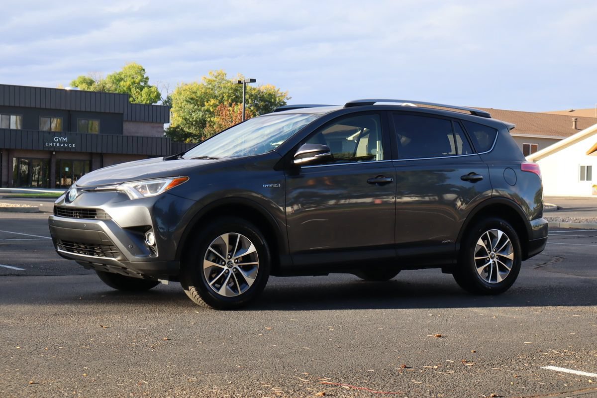 Used 2018 Toyota RAV4 XLE w/ Convenience Package AWD/4WD image 11