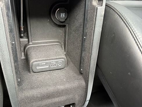 Used 2016 Chrysler 300 Limited image 20