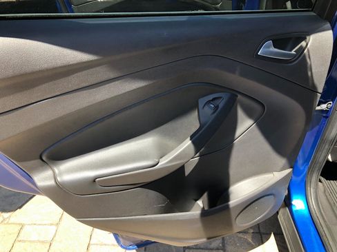 Used 2018 Ford Escape SE w/ SE Sync 3 Package AWD/4WD image 32