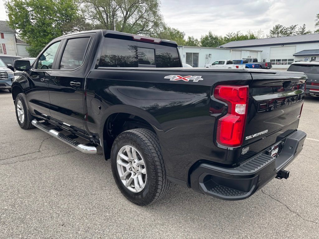 Used 2022 Chevrolet Silverado 1500 RST w/ Convenience Package II AWD/4WD image 5