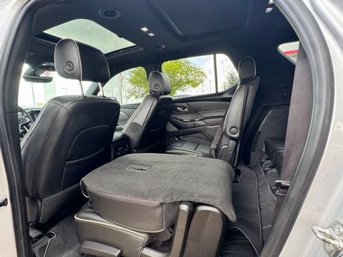 Used 2022 Chevrolet Traverse Premier w/ Redline Edition AWD/4WD image 18