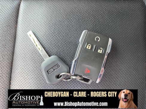 Used 2015 GMC Sierra 1500 SLT w/ SLT Crew Cab Value Package image 19