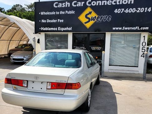 Used 2000 Toyota Camry LE image 11