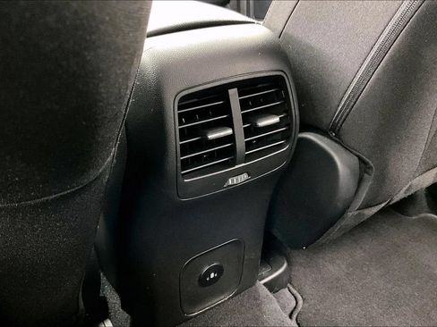 Certified 2024 Ford Escape Active AWD/4WD image 33