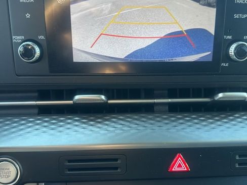 Used 2024 Kia Carnival LX image 27