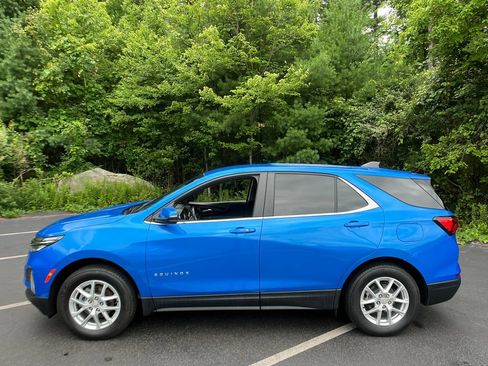 Used 2024 Chevrolet Equinox LT AWD/4WD image 2