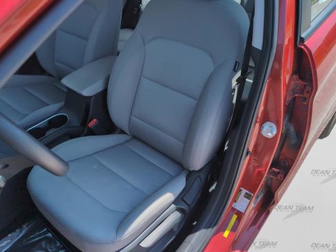 Used 2017 Hyundai Elantra SE FWD image 11
