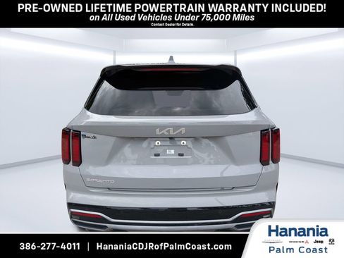 Used 2023 Kia Sorento EX w/ Panoramic Sunroof Package FWD image 4