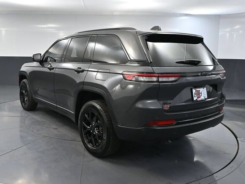Used 2024 Jeep Grand Cherokee Altitude AWD/4WD image 9