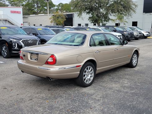 Used 2004 Jaguar XJ8 image 6