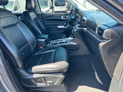 Certified 2023 Ford Explorer XLT w/ Equipment Group 202A AWD/4WD image 20