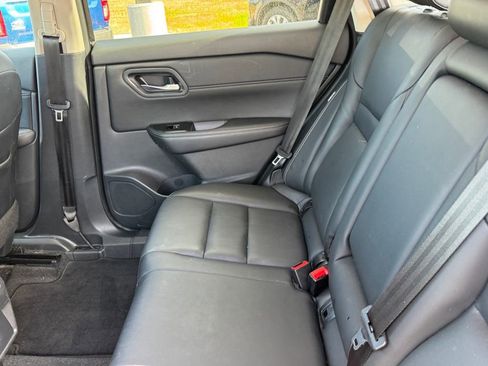Used 2024 Nissan Rogue SL AWD/4WD image 8