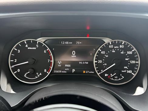 Used 2021 Nissan Rogue SL image 11