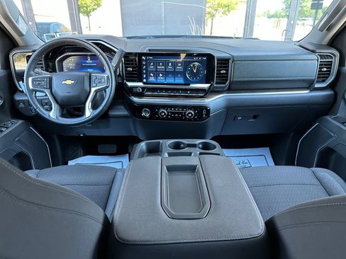Used 2024 Chevrolet Silverado 1500 LT AWD/4WD image 8