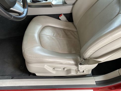 Used 2011 Cadillac CTS Coupe image 27