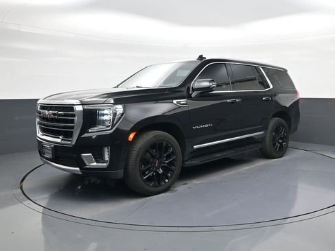 Used 2023 GMC Yukon SLT w/ SLT Premium Package AWD/4WD image 2