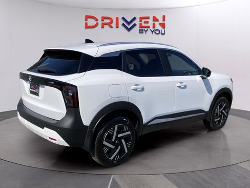 New 2026 Nissan Kicks SV w/ SV Premium Package image 5