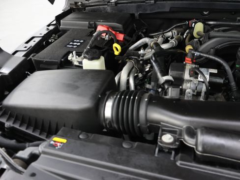 Used 2022 Jeep Wrangler Unlimited Sahara AWD/4WD image 17