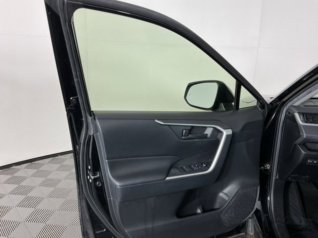 Used 2019 Toyota RAV4 LE w/ All Weather Liner Package AWD/4WD image 12