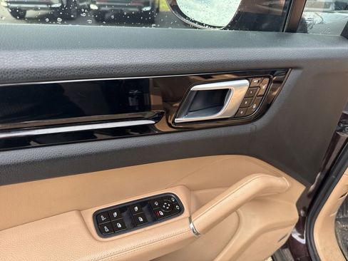 Used 2019 Porsche Cayenne AWD/4WD image 8