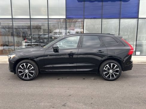 Certified 2025 Volvo XC60 B5 Plus image 2