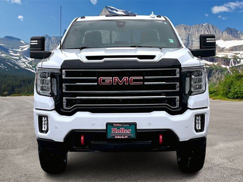 Used 2020 GMC Sierra 2500 AT4 w/ AT4 Premium Package image 3