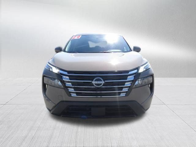 Used 2024 Nissan Rogue SV w/ SV Premium Package FWD image 8