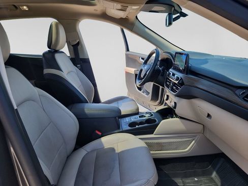 Used 2020 Ford Escape Titanium AWD/4WD image 24
