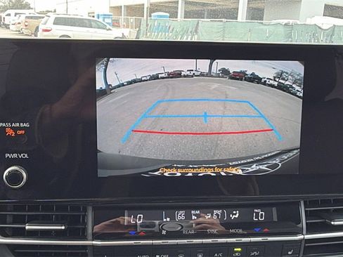 Certified 2025 Toyota Sienna XLE image 35