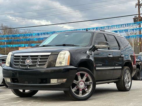Used 2009 Cadillac Escalade 2WD Hybrid image 3