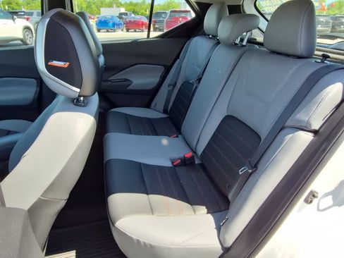 Used 2023 Nissan Kicks SR w/ SR Premium Package FWD image 7