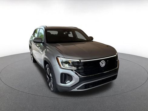 Used 2026 Volkswagen Atlas Cross Sport SE AWD/4WD image 3