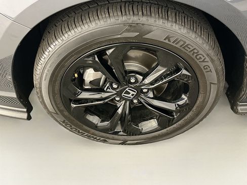 Used 2025 Honda Accord SE image 11