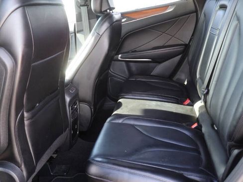 Used 2019 Lincoln MKC Select w/ Select Plus Package image 17