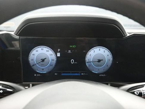 Used 2024 Hyundai Elantra Limited FWD image 18