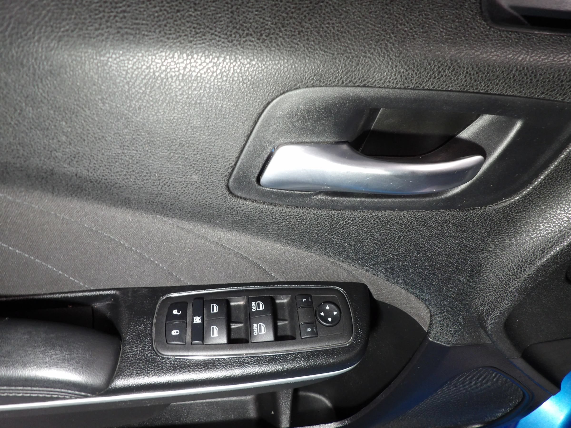 Used 2023 Dodge Charger SXT w/ Cold Weather Package RWD image 9