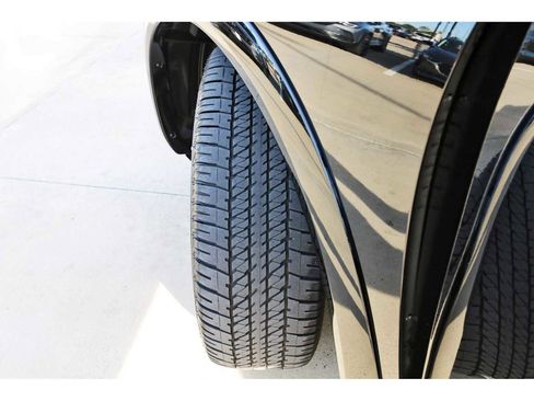 Used 2024 Nissan Armada Platinum w/ Captain's Chairs Package image 31