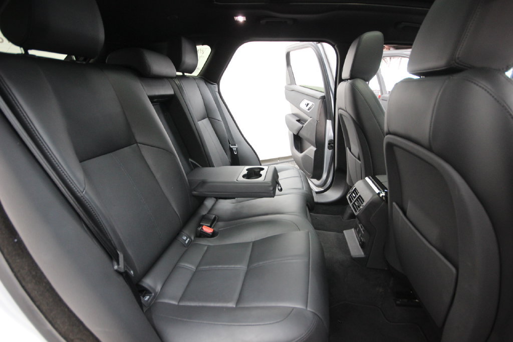 Used 2025 Land Rover Range Rover Velar Dynamic SE AWD/4WD image 30