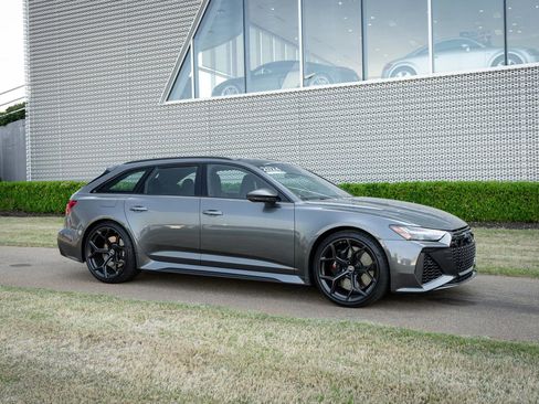Certified 2024 Audi RS 6 performance AWD/4WD image 2